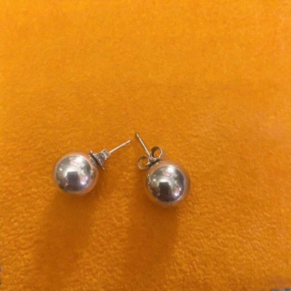 TIFFANY & CO. STERLING SILVER STUDS
